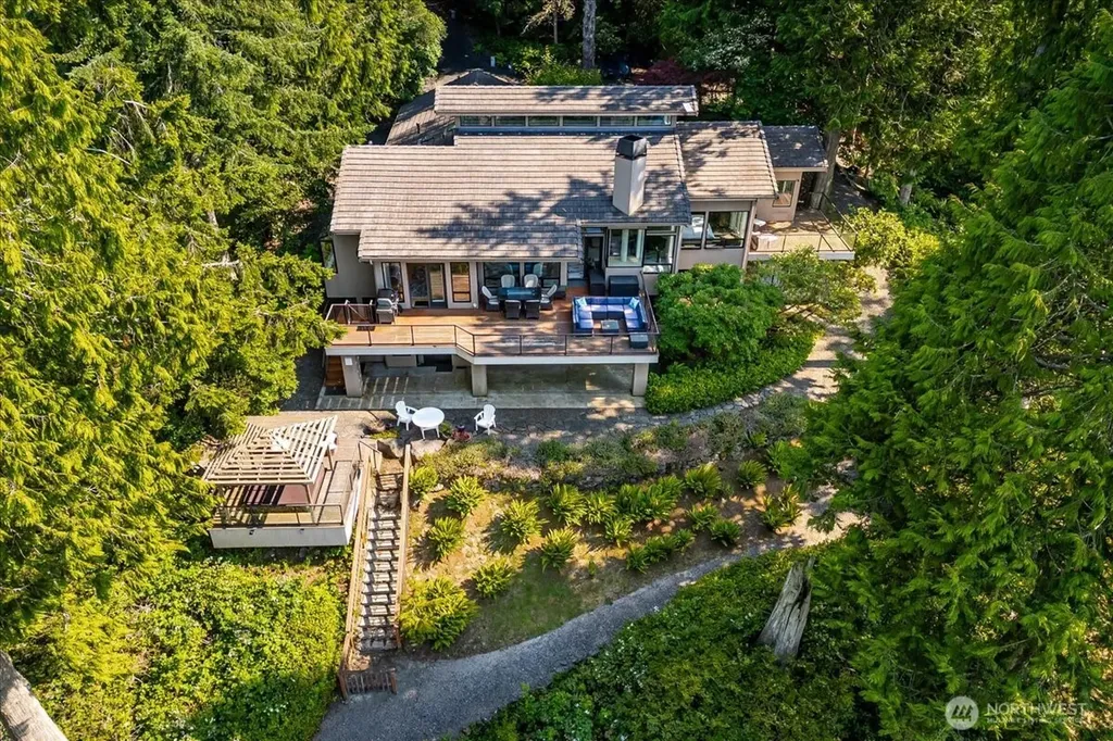 1385 E Ludlow Ridge Road Port Ludlow WA 98365