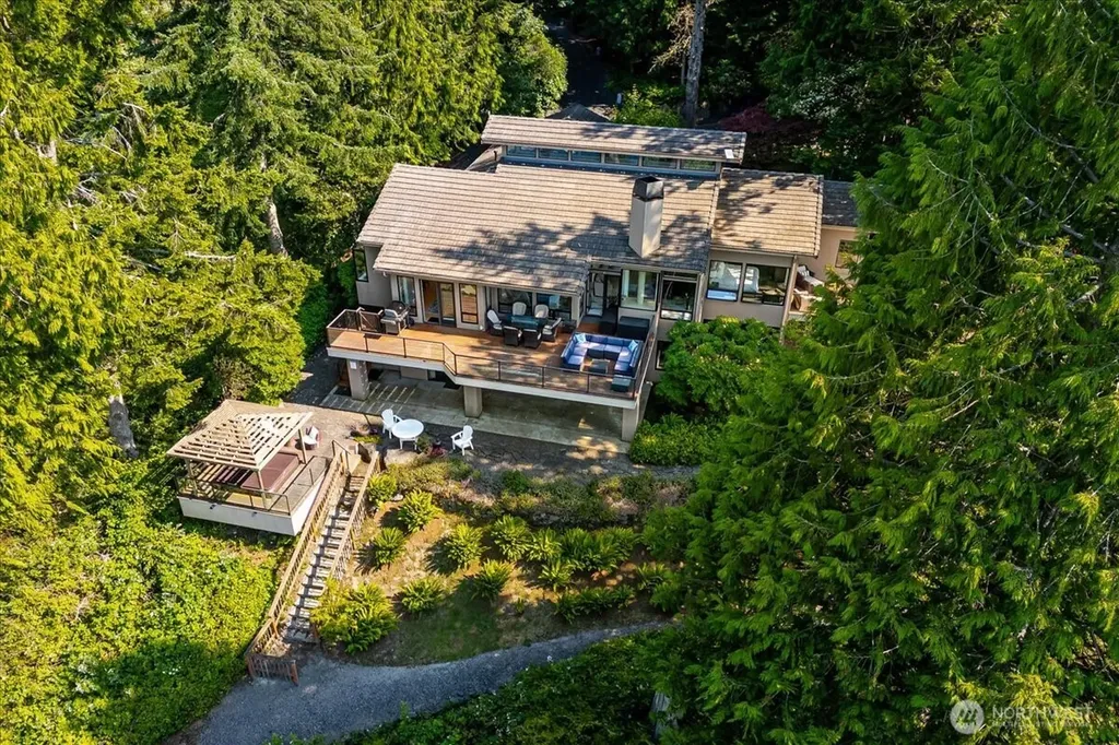 1385 E Ludlow Ridge Road Port Ludlow WA 98365