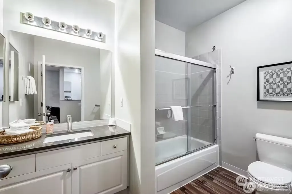 2414 1st Avenue Seattle WA 98121