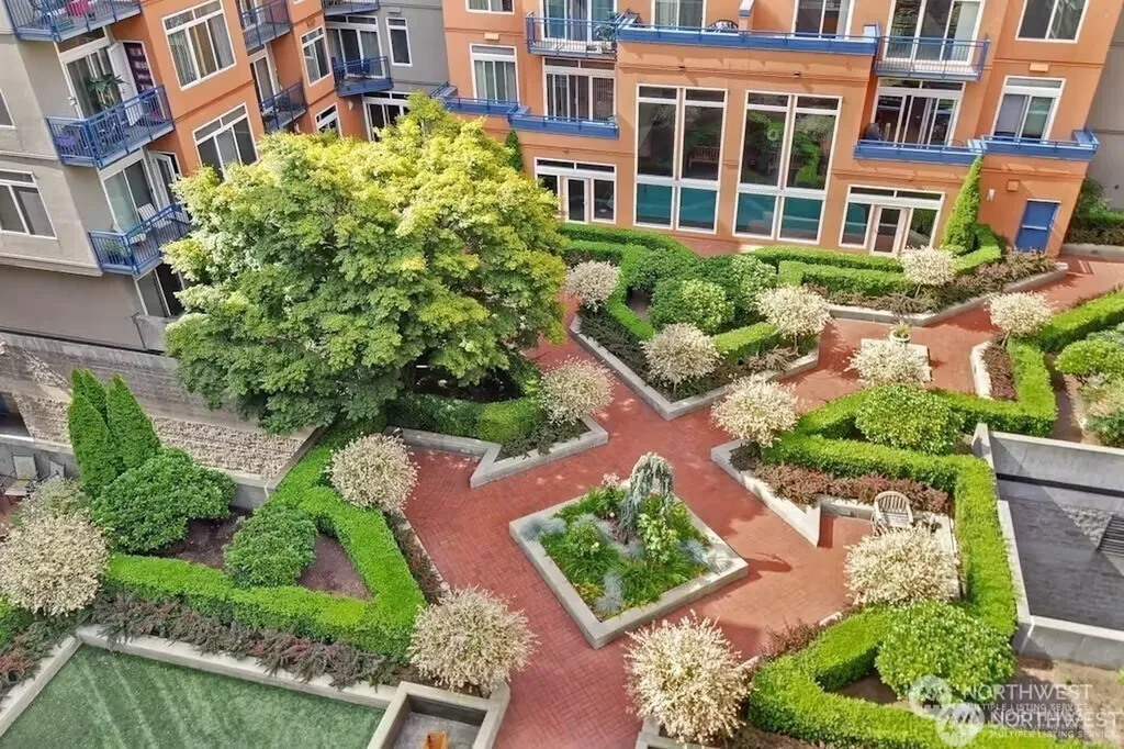 2414 1st Avenue Seattle WA 98121