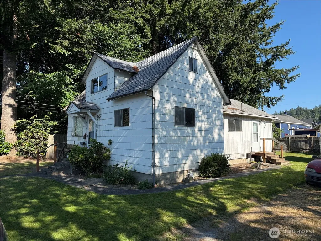 915 Greenleaf Avenue Burlington WA 98233