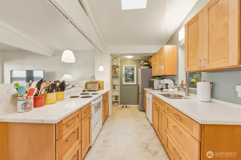 2219 N Nugent Road Lummi Island WA 98262