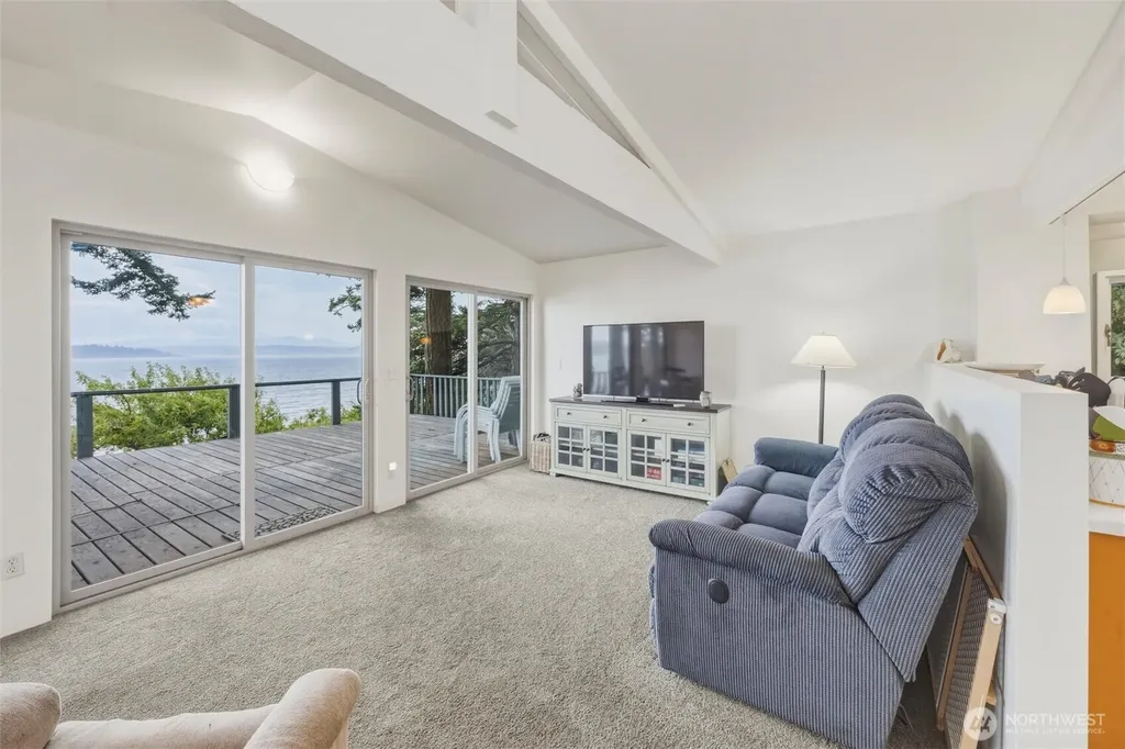 2219 N Nugent Road Lummi Island WA 98262