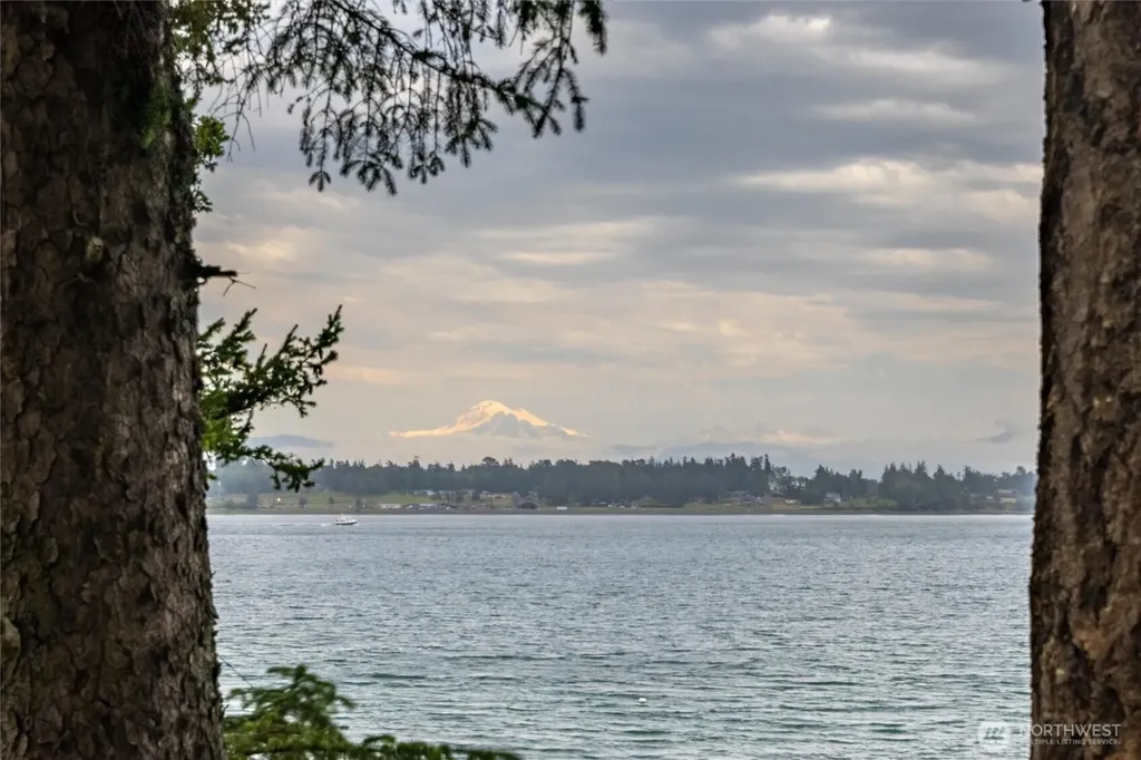 2219 N Nugent Road Lummi Island WA 98262