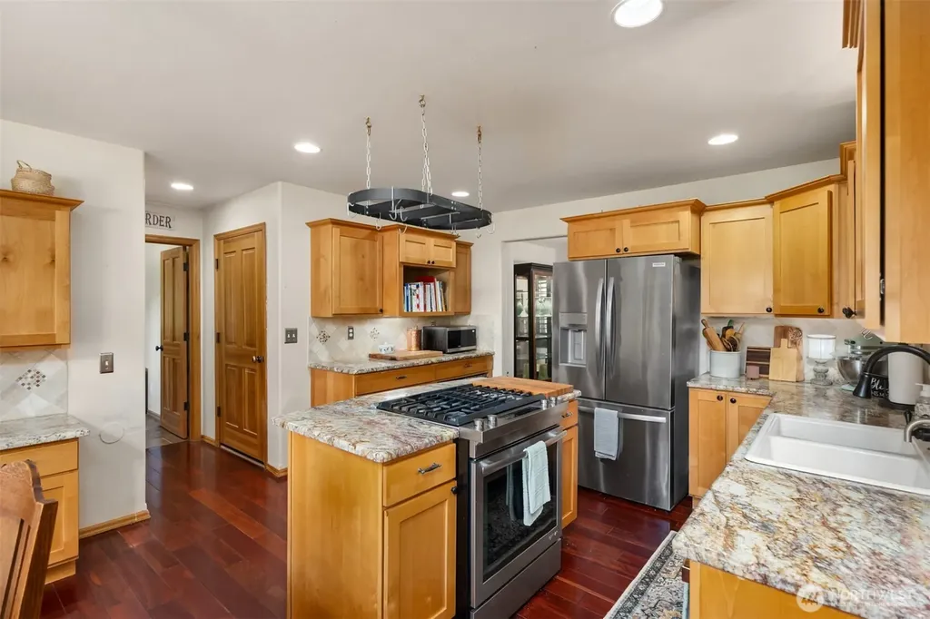 34059 Bridge View Drive NE Kingston WA 98346
