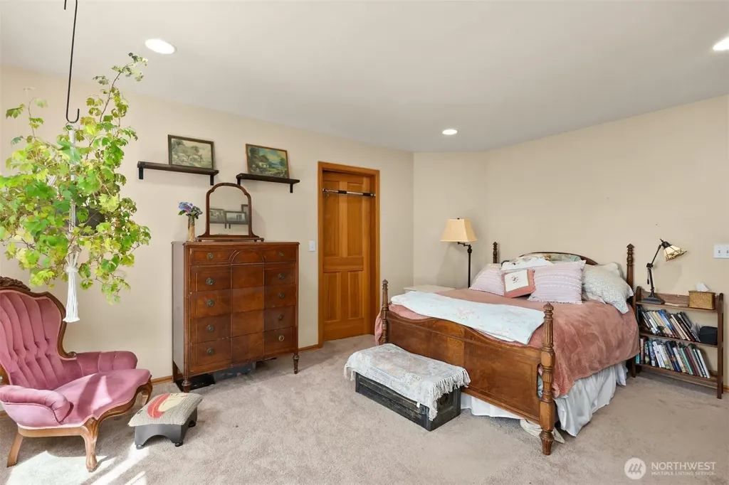 34059 Bridge View Drive NE Kingston WA 98346