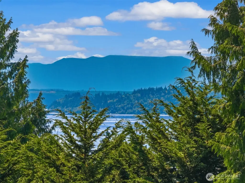 34059 Bridge View Drive NE Kingston WA 98346