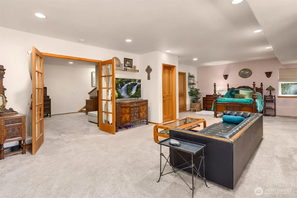 34059 Bridge View Drive NE Kingston WA 98346