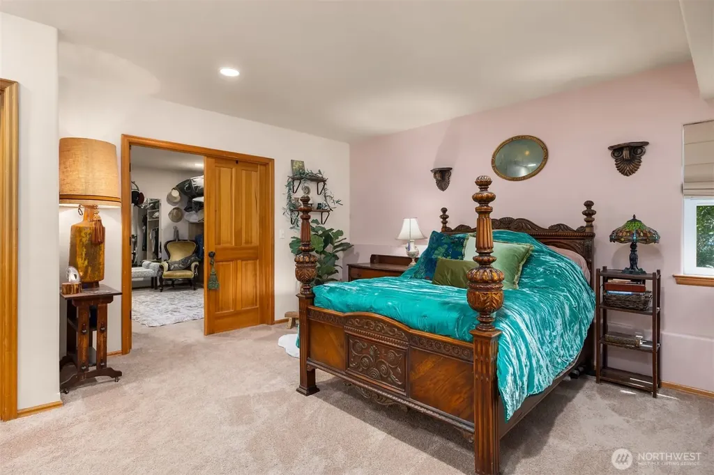 34059 Bridge View Drive NE Kingston WA 98346