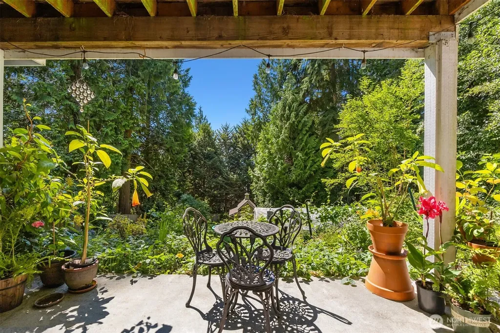 34059 Bridge View Drive NE Kingston WA 98346
