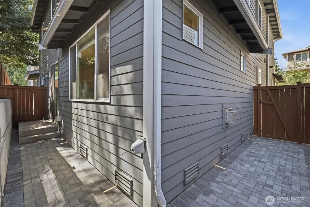 19711 26th Avenue W Lynnwood WA 98036