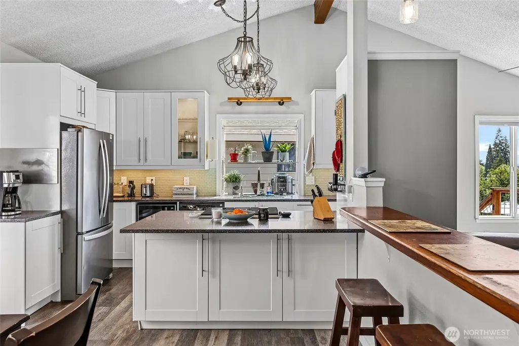 11621 19th Avenue SW Burien WA 98146