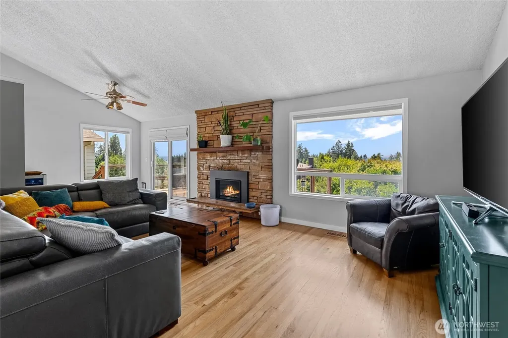 11621 19th Avenue SW Burien WA 98146