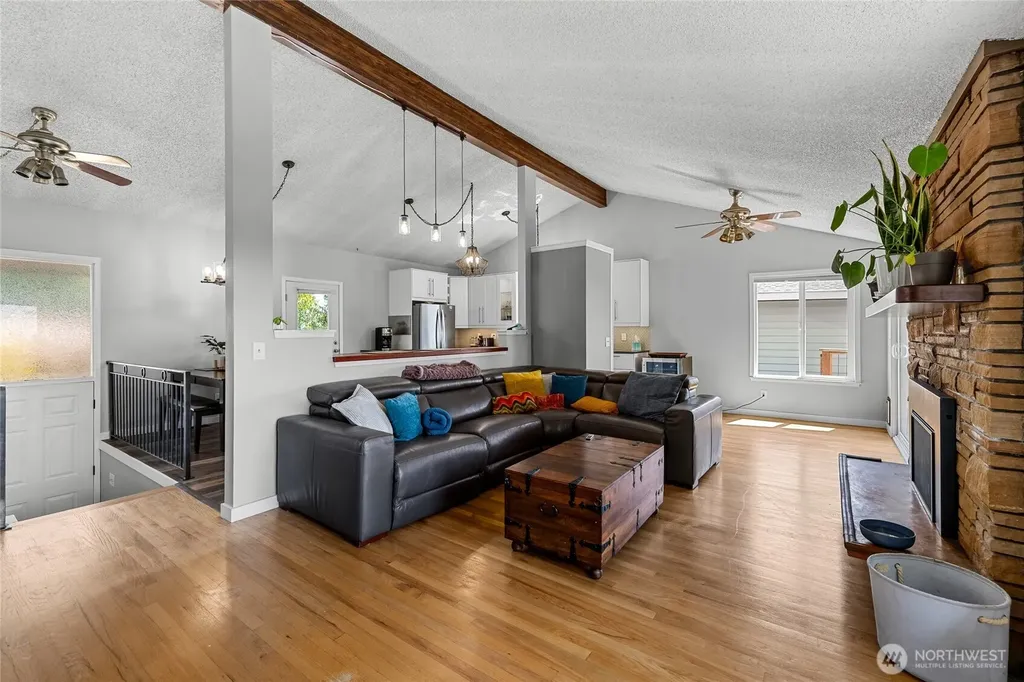 11621 19th Avenue SW Burien WA 98146