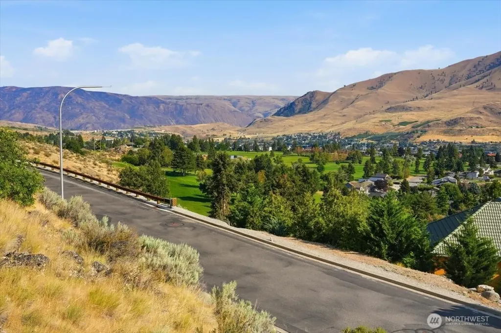 137 Long Drive Chelan WA 98816