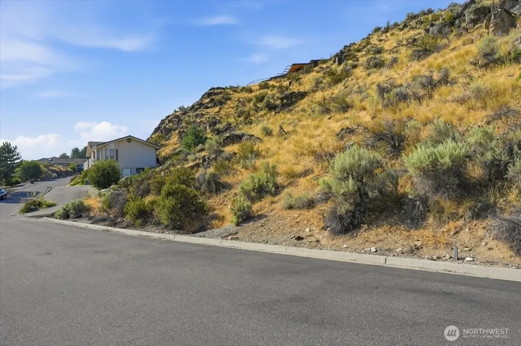 137 Long Drive Chelan WA 98816