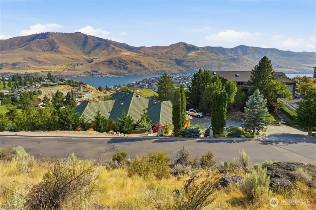 137 Long Drive Chelan WA 98816