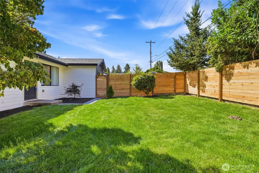 5946 18th Avenue SW Seattle WA 98106