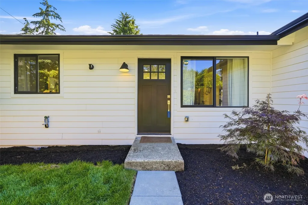 5946 18th Avenue SW Seattle WA 98106