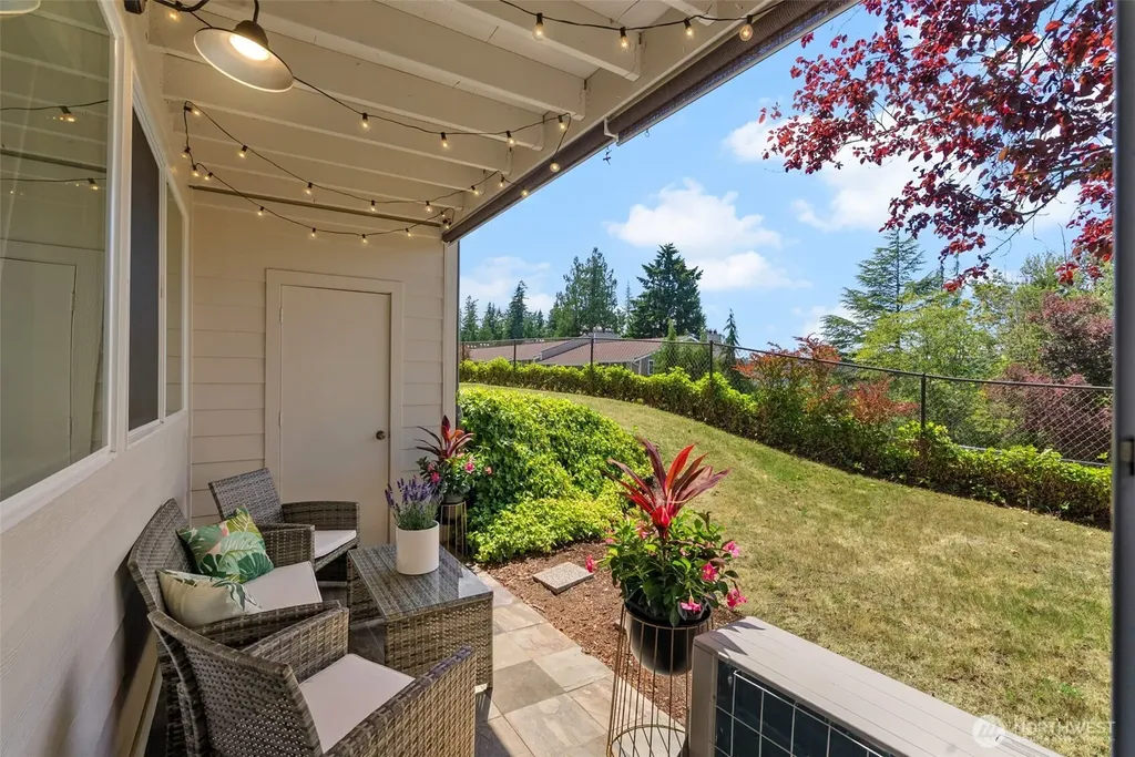 20198 Vikings Crest Loop NE Poulsbo WA 98370