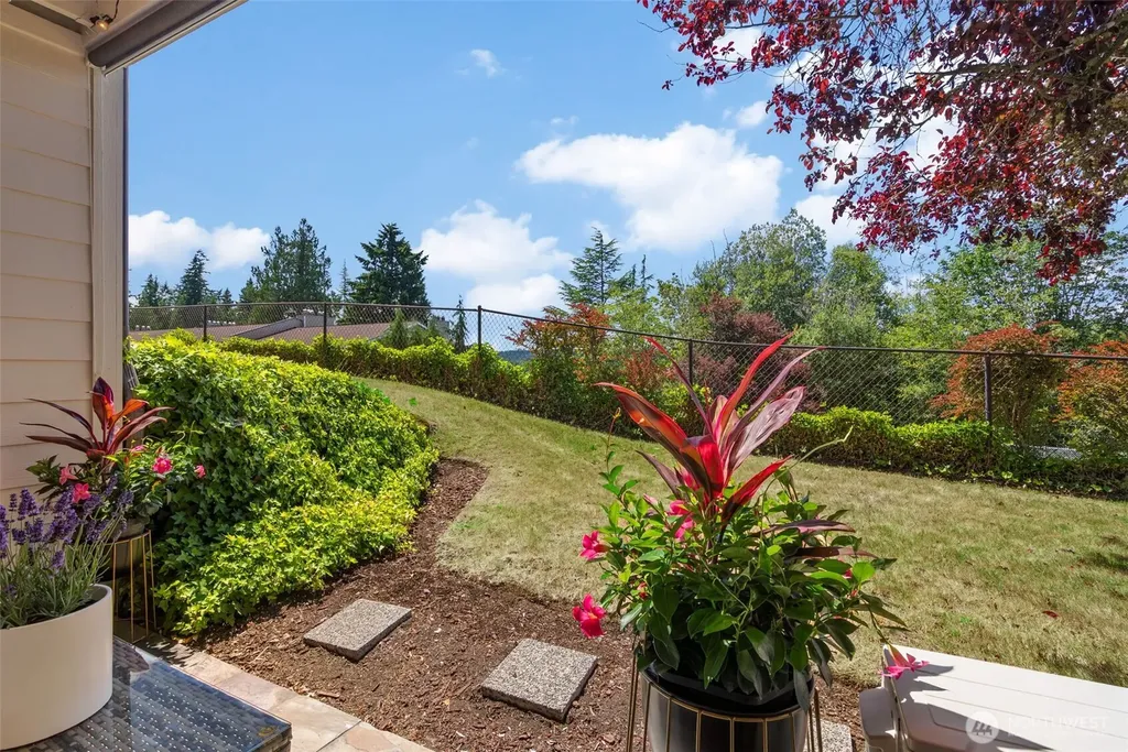 20198 Vikings Crest Loop NE Poulsbo WA 98370