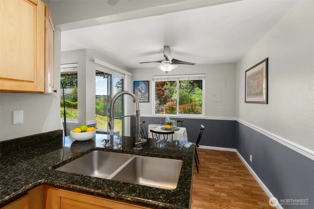 20198 Vikings Crest Loop NE Poulsbo WA 98370