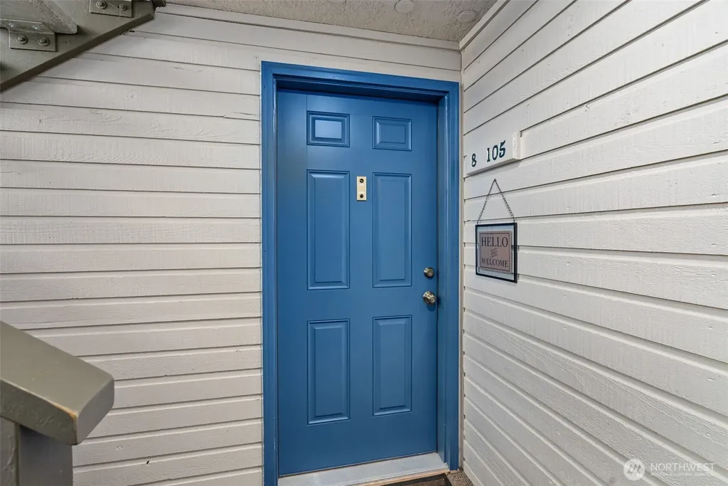 20198 Vikings Crest Loop NE Poulsbo WA 98370