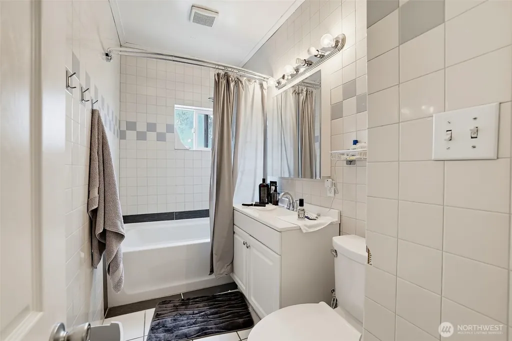 8417 S 259th Street Kent WA 98030