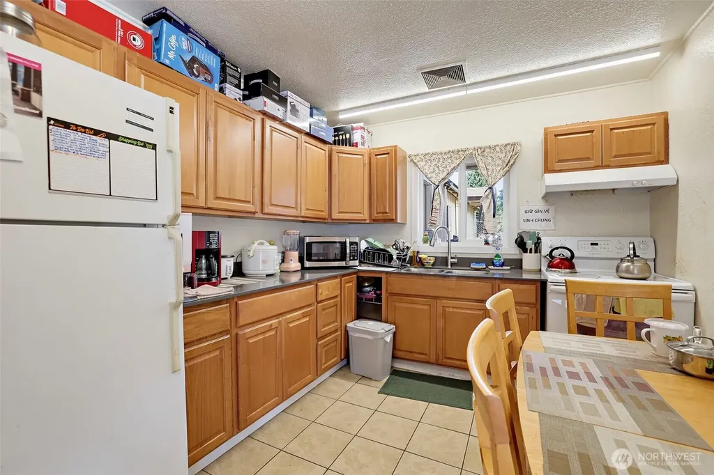 8417 S 259th Street Kent WA 98030