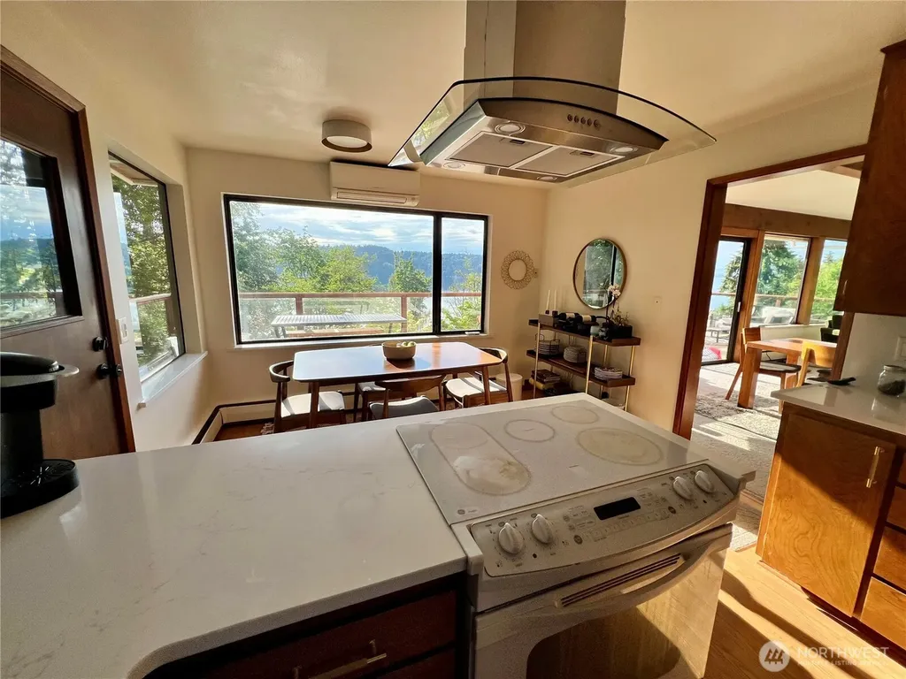 13740 42nd Avenue NE Seattle WA 98125