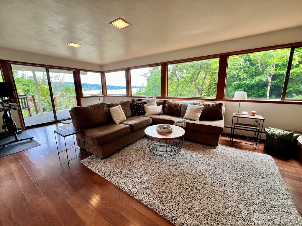 13740 42nd Avenue NE Seattle WA 98125