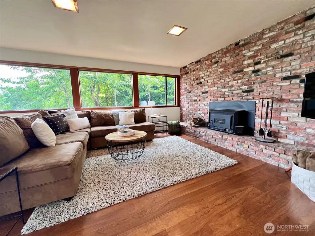 13740 42nd Avenue NE Seattle WA 98125