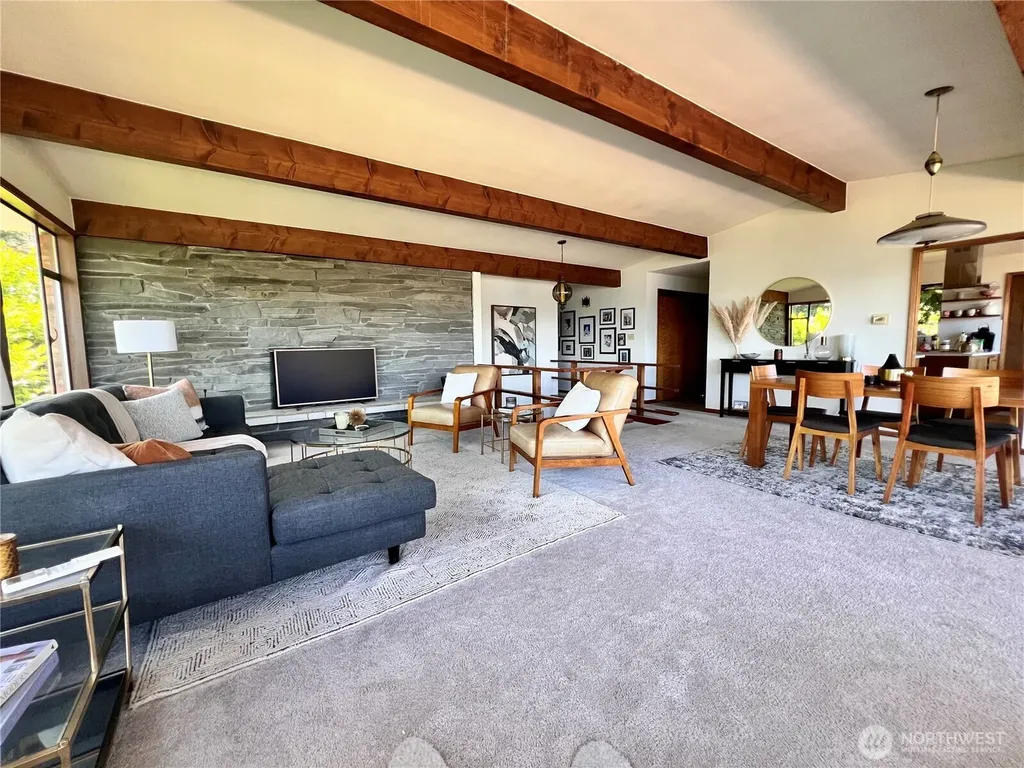 13740 42nd Avenue NE Seattle WA 98125