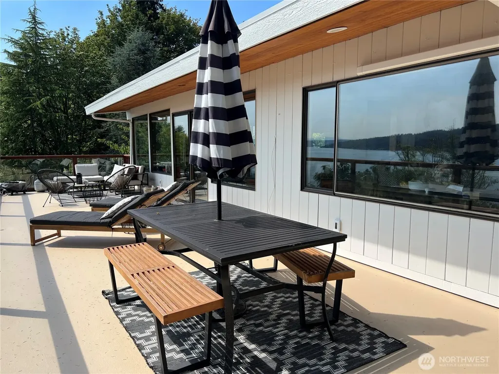 13740 42nd Avenue NE Seattle WA 98125