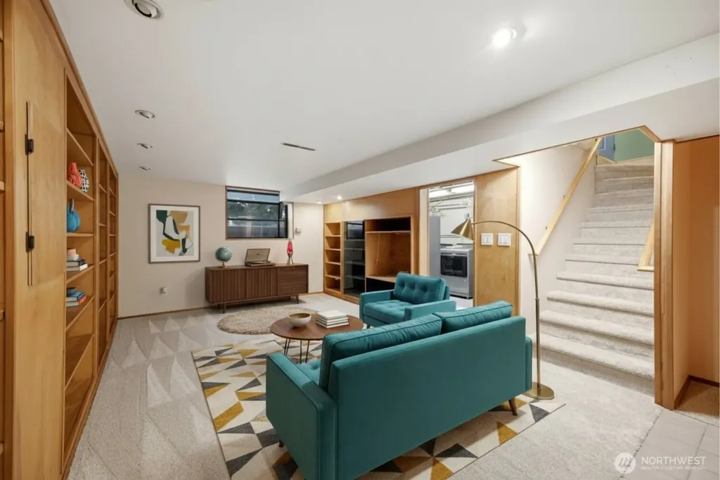 10778 68th Avenue S Seattle WA 98178
