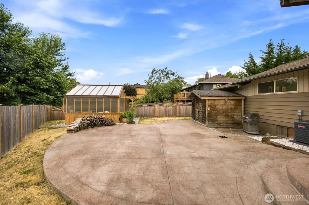 10778 68th Avenue S Seattle WA 98178