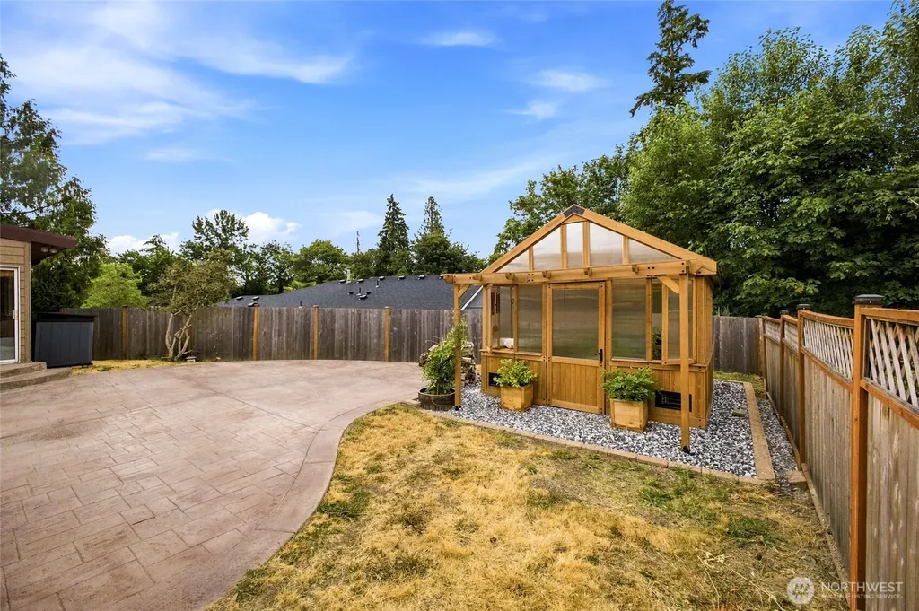 10778 68th Avenue S Seattle WA 98178