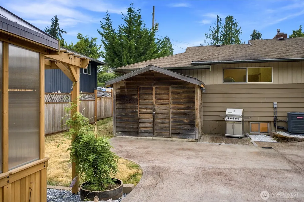 10778 68th Avenue S Seattle WA 98178