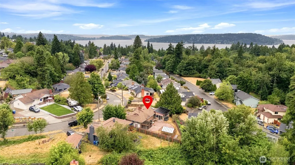 10778 68th Avenue S Seattle WA 98178