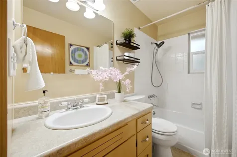 10778 68th Avenue S Seattle WA 98178