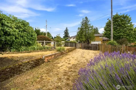 10778 68th Avenue S Seattle WA 98178