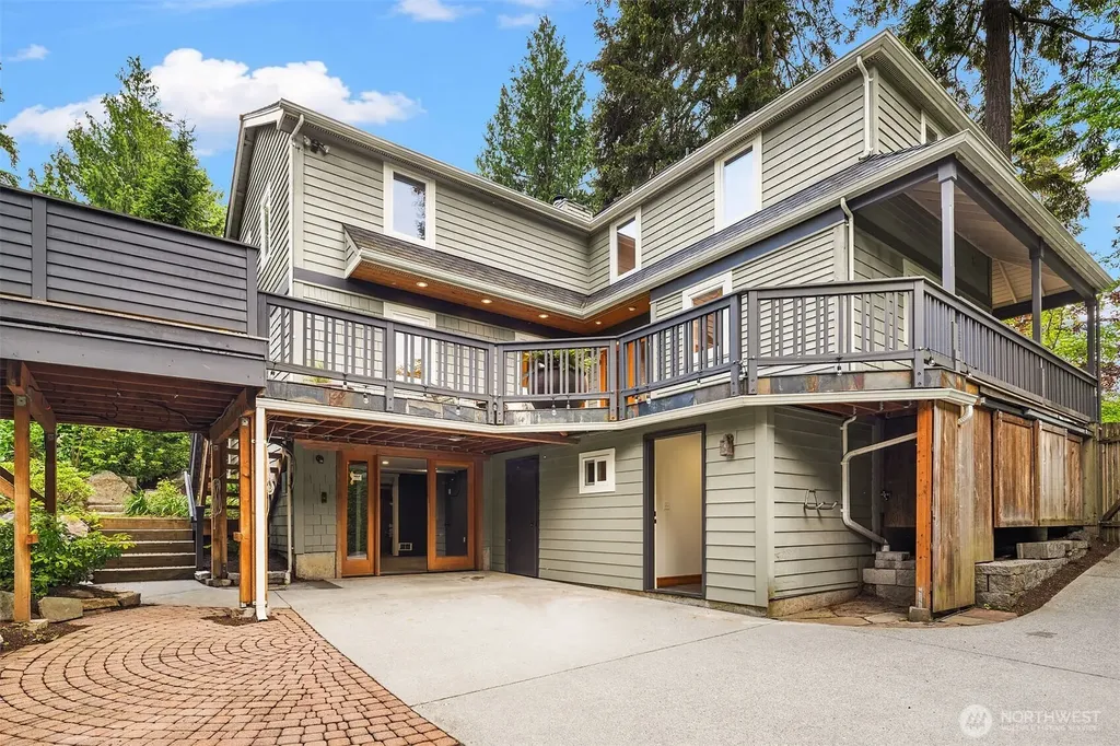 2038 9th Street W Kirkland WA 98033