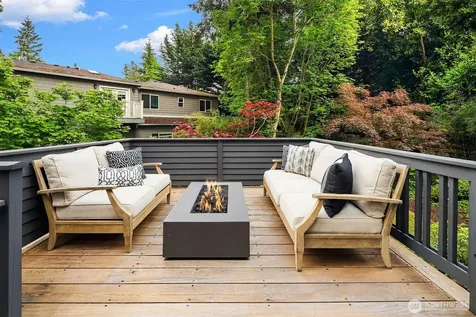 2038 9th Street W Kirkland WA 98033