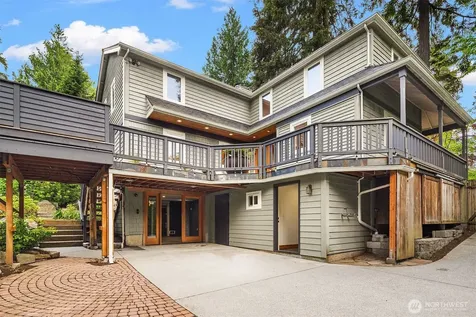 2038 9th Street W Kirkland WA 98033