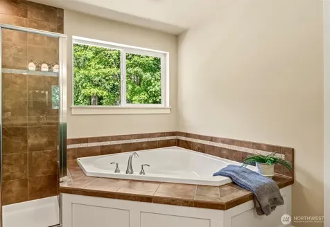 22204 34th Avenue SE Bothell WA 98021