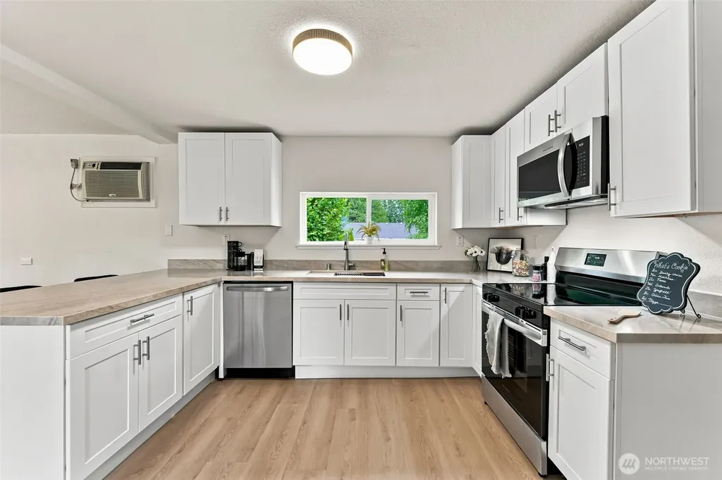 11204 122nd Street E Puyallup WA 98374