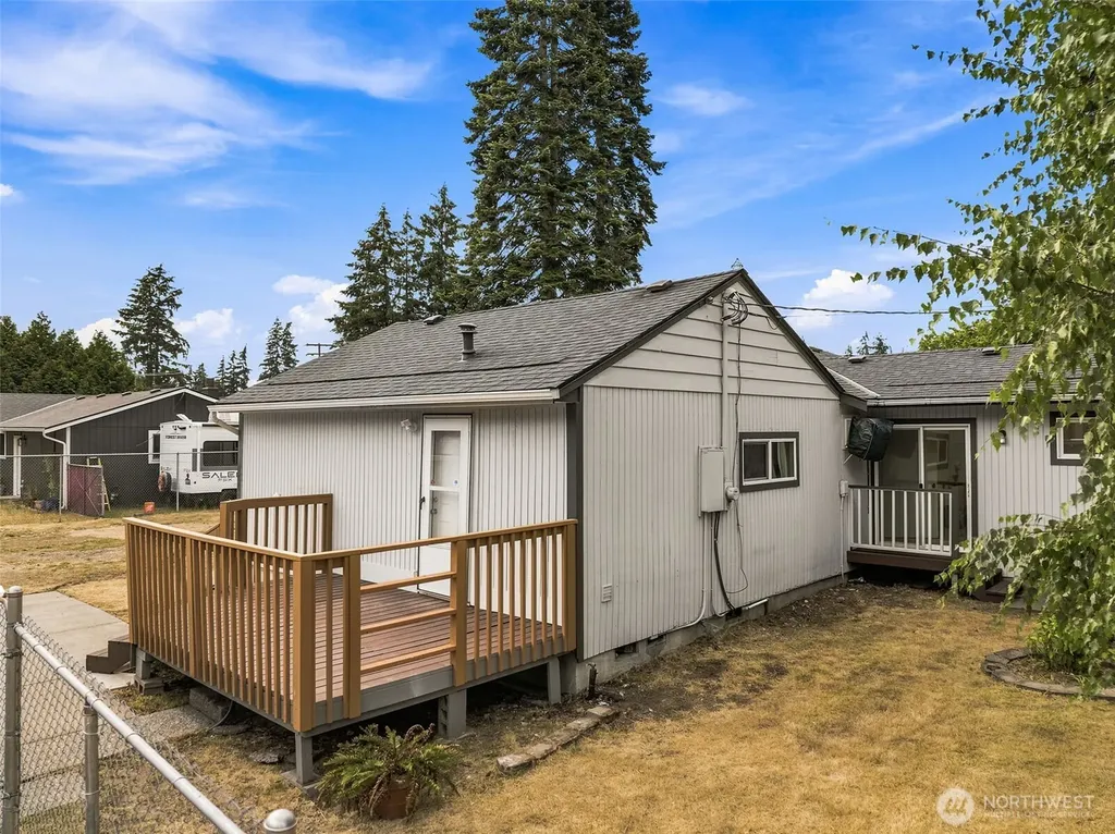 11204 122nd Street E Puyallup WA 98374