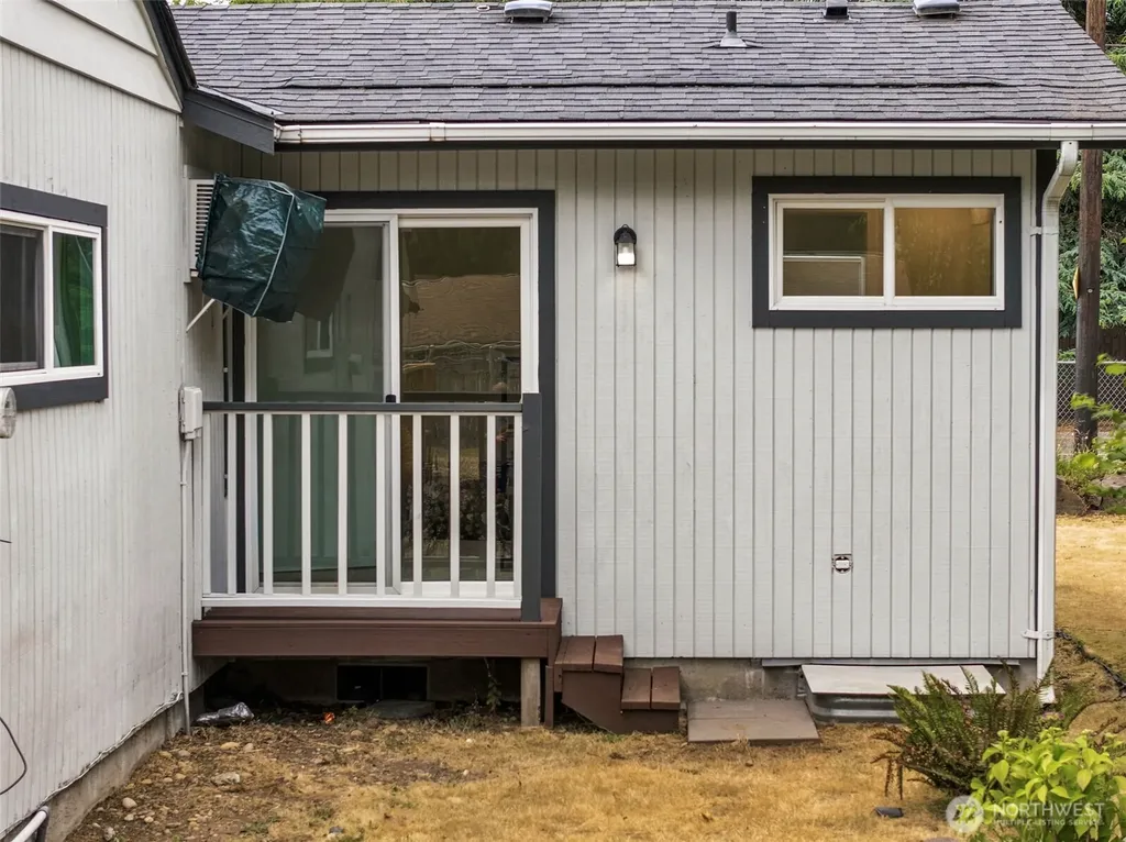 11204 122nd Street E Puyallup WA 98374