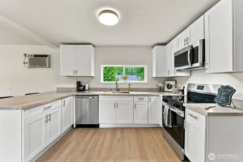 11204 122nd Street E Puyallup WA 98374