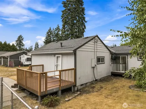 11204 122nd Street E Puyallup WA 98374
